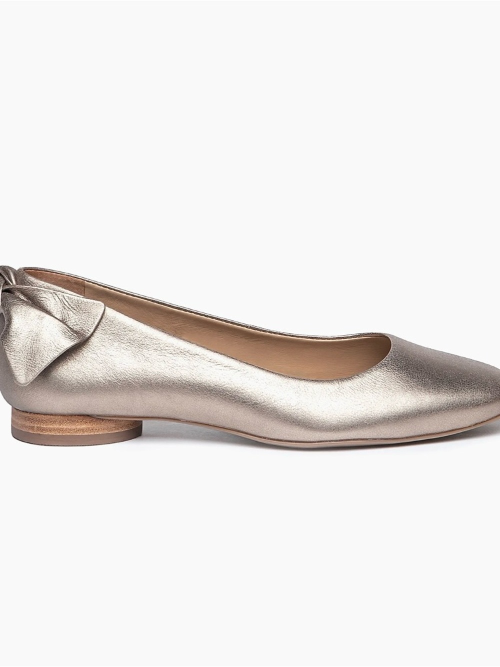 Bernardo Eloise Metallic Bow-Back Ballet Flat in distressed Platinum, Sz 10